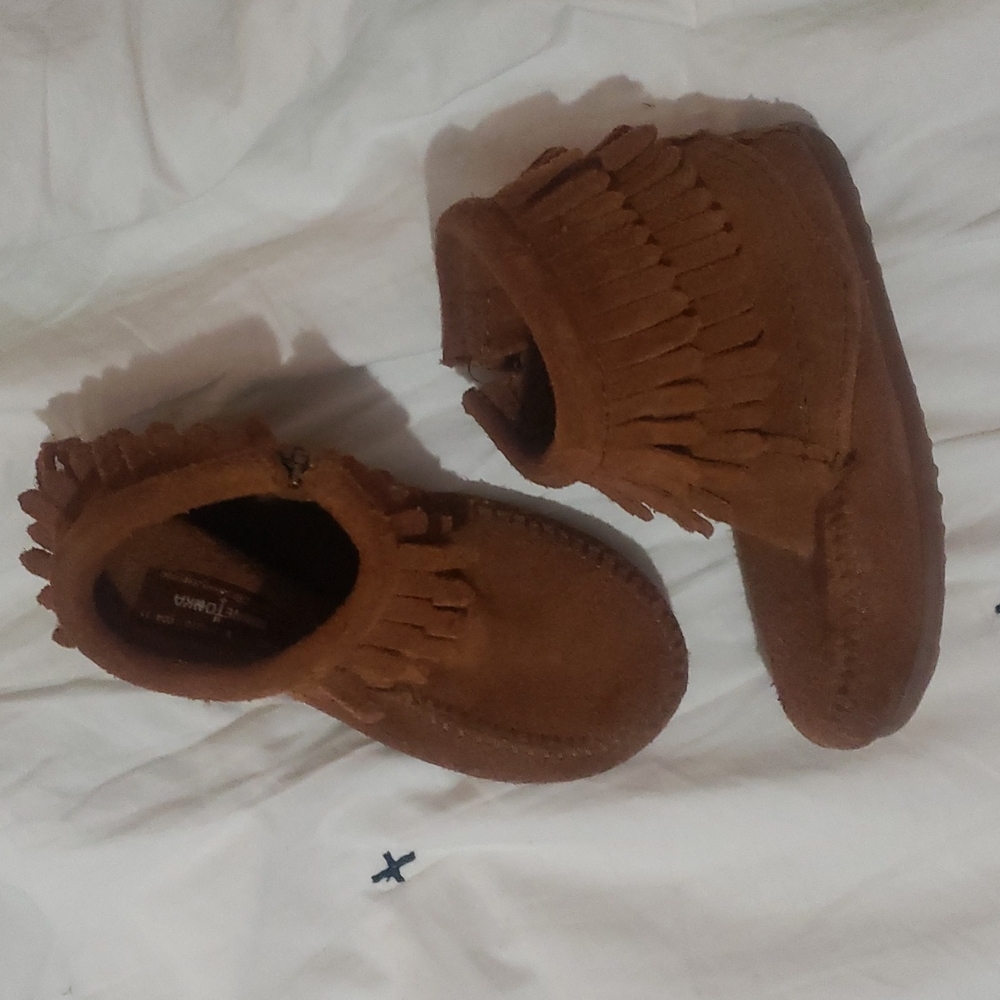 Minnetonka fringe boot